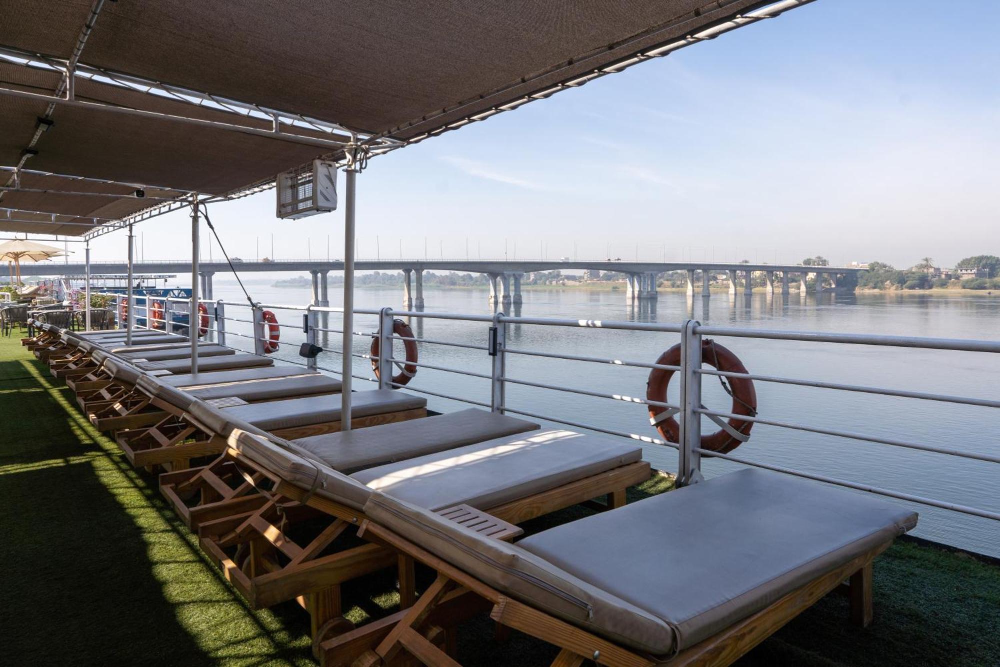 Magic I Nile Cruise Deluxe Boat The Scheduled Departure Is On Saturday For A 7-Day Nile Cruise Hotel Luxor Exterior photo